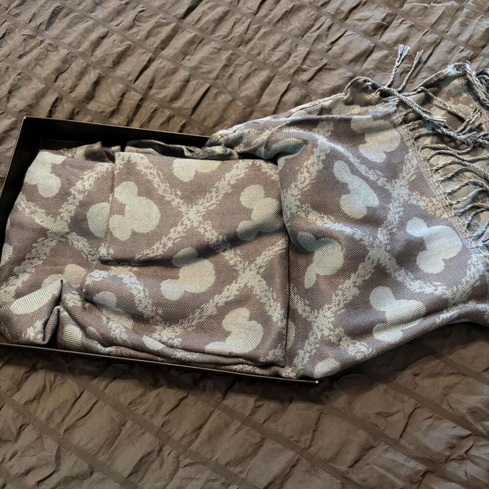 Disney Women's multi Scarf-wraps